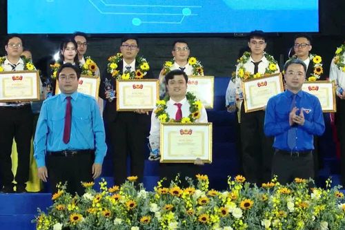 Tuổi trẻ Quảng Trị được tặng Giải thưởng 'Tình nguyện Quốc gia' và 'Tuổi trẻ sáng tạo' toàn quốc 2025