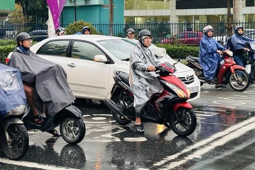 Ứng phó với áp thấp nhiệt đới và mưa lớn