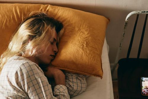 Nếu bạn ngủ ở tư thế này, bác sĩ khuyên nên dừng ngay lập tức