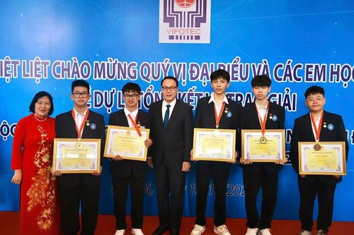 Thanh thiếu niên Cao Bằng khẳng định trí tuệ trẻ trên bản đồ khoa học Việt Nam