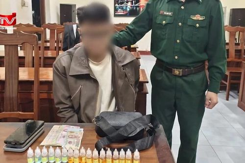 Lộ đường dây pha chế tinh dầu ma túy trong phòng trọ