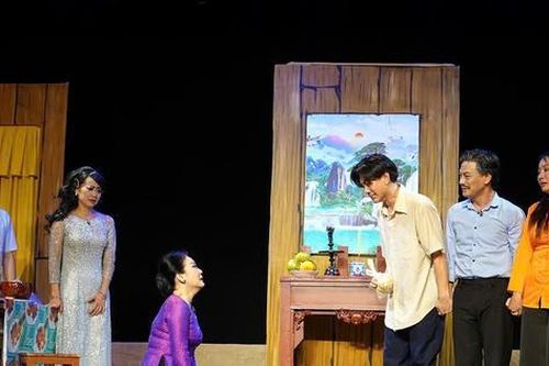 Sân khấu kịch sôi động trở lại