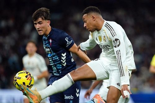 Mbappe gãy ngón tay