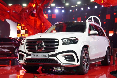 Xe sang nào đang được giảm giá mạnh trong tháng 12?