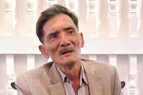 Vợ cũ Thương Tín đưa con gái 12 tuổi về chịu tang