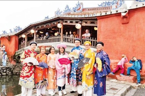 Sắc áo Việt trong hành trình du lịch