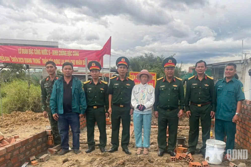Dựng lại bình yên sau lũ dữ