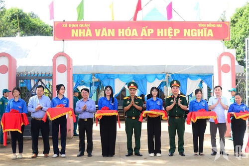 Thêm một công trình văn hóa cộng đồng ý nghĩa dành tặng đồng bào Châu Mạ