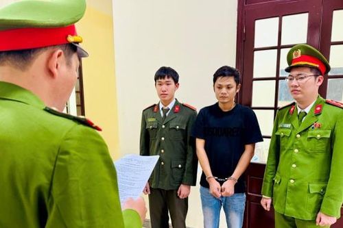 Khởi tố tài xế rẽ ẩu khiến 2 người tử vong