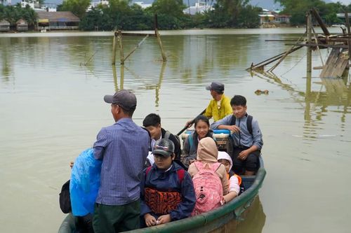 Khánh Hòa: Người dân chờ xây cầu bê tông nối đôi bờ sông Cái