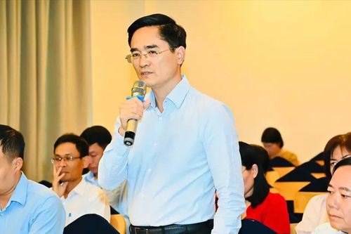 Đại biểu HĐND TPHCM bàn giải pháp để TPHCM tăng trưởng '2 con số'