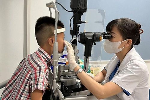 Hà Nội có hơn 50% trẻ em mắc tật khúc xạ, cách phòng ngừa