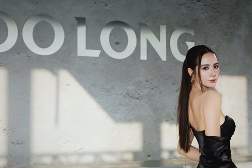 Hot girl Huyền Lizzie khoe lưng ong nuột nà, gợi cảm