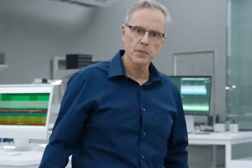 Cha đẻ Apple Silicon phủ nhận tin rời Apple