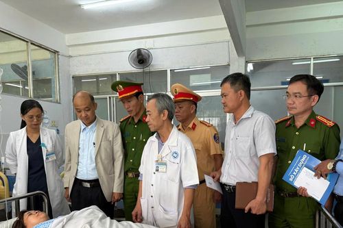 Tập trung tối đa cứu chữa nạn nhân bị thương trong vụ tai nạn trên cao tốc Đà Nẵng - Quảng Ngãi