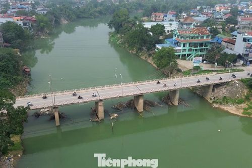 Cận cảnh cầu Gia Bẩy trước khi được xây mới
