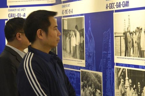 Lần đầu công bố lưu bút và hiện vật quý của Chủ tịch Hồ Chí Minh