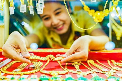 Vàng trang sức đứng trước thay đổi lớn về chính sách quản lý: Mở nhưng không buông