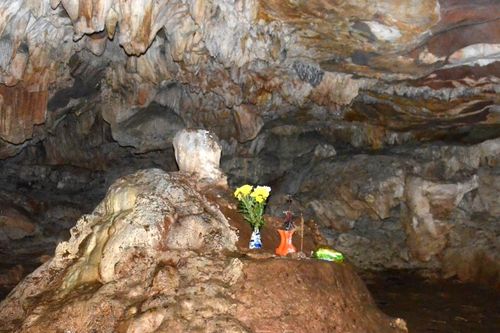 Khám phá hang động có nhũ đá hình tượng Phật ngồi thiền ở Ninh Bình