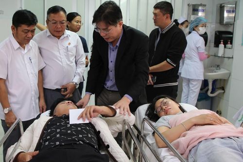 Người thoát chết kể giây phút xe gia đình đi đám cưới gặp nạn trên cao tốc