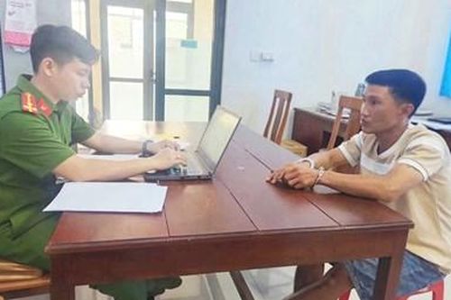 Bắt tạm giam đối tượng cướp giật dây chuyền vàng của cụ bà 70 tuổi