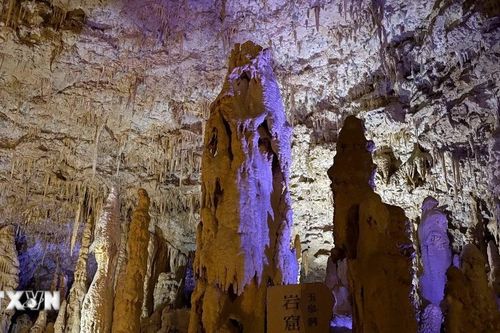 Động Gyokusendo-Kỳ quan thạch nhũ tráng lệ ở Okinawa