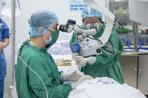12 người Việt Nam được ghép giác mạc thành công từ nguồn mô hiến tặng của Ngân hàng Mắt Nepal