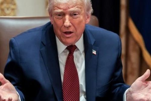 Ông Trump cho Nvidia bán H200 vào Trung Quốc, đổi lại Washington lấy 1/4 doanh thu