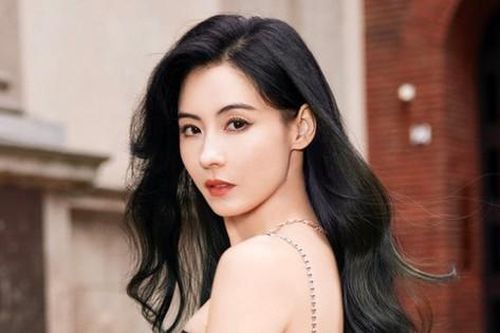 Nữ diễn viên đình đám của showbiz bất ngờ tiết lộ mắc bệnh lạ, cứ đếm số là bắt đầu sợ hãi