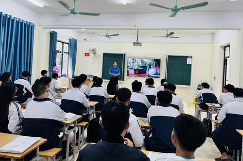 Xây dựng môi trường học đường không khói thuốc - Vì sức khỏe của thế hệ tương lai