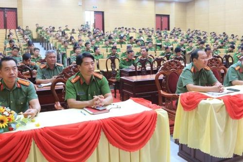 Công an tỉnh An Giang phổ biến các luật được Quốc hội thông qua tại Kỳ họp thứ 9