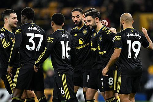 Bruno Fernandes tỏa sáng, Man United đại thắng Wolves 4-1