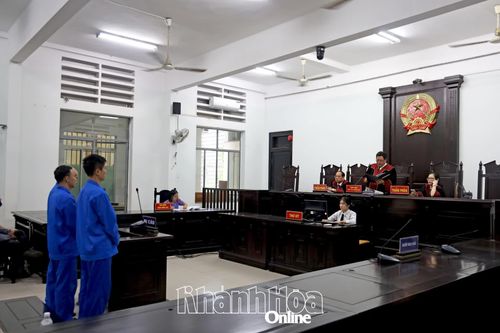 Đánh chủ nhà, người thuê vào tù