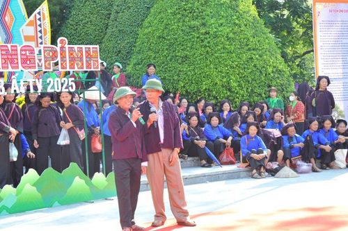 Dân ca giữa lòng phố thị