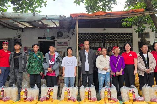 Câu lạc bộ của những người giàu lòng nhân ái
