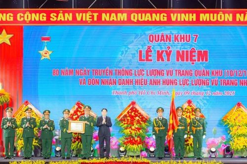 Quân khu 7 đón nhận danh hiệu Anh hùng Lực lượng vũ trang Nhân dân