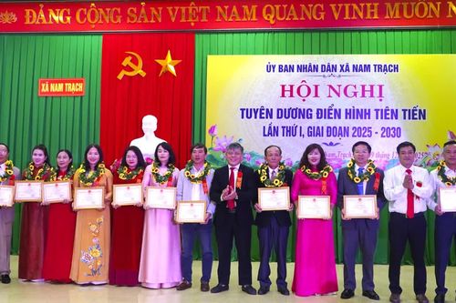 Tuyên dương điển hình tiên tiến xã Nam Trạch lần thứ I, giai đoạn 2025-2030