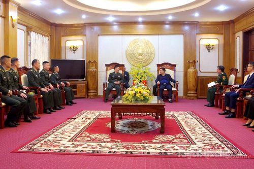Phó Chủ tịch UBND tỉnh Hoàng Gia Long gặp gỡ Đoàn đại biểu Bộ đội Biên phòng Văn Sơn (Trung Quốc)