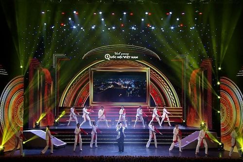 Chương trình nghệ thuật chính luận 'Vinh quang Quốc hội Việt Nam': Ca khúc 'Việt Nam tự hào tiếp bước tương lai'
