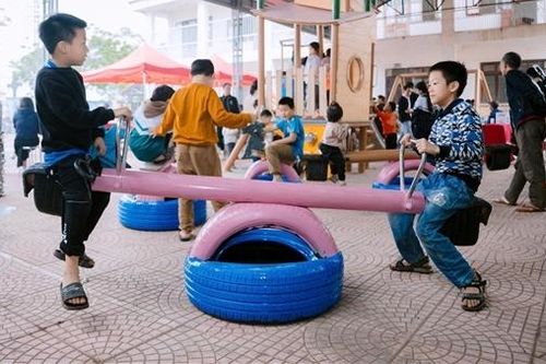 Làng Phú Nghĩa mở cửa sân chơi hòa nhập, tạo không gian an toàn cho hàng trăm trẻ nhỏ