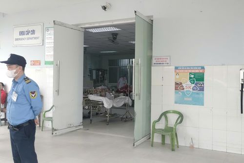 Xe khách va chạm xe đầu kéo trên cao tốc: Thêm một nạn nhân tử vong
