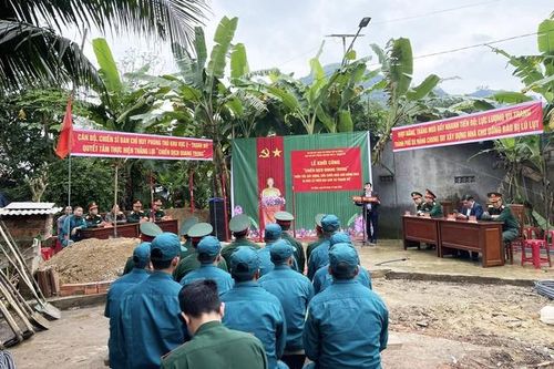 Đà Nẵng huy động 500 quân nhân sửa chữa và dựng mới 275 căn nhà trước Tết