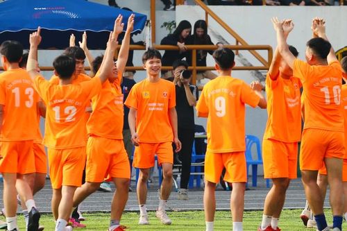 Bàn thắng quý giá đưa THPT Xuân Mai vào tứ kết