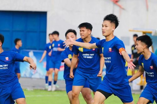 Thắng 3 'sao', THPT Phú Xuyên A ghi danh top 8