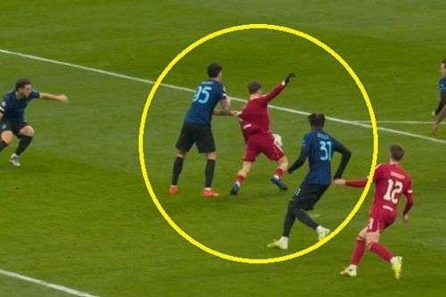 Quyết định gây phẫn nộ trong ngày Liverpool hạ Inter
