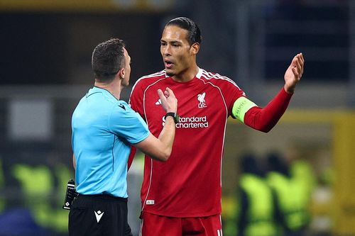 VAR gây tranh cãi ở Champions League