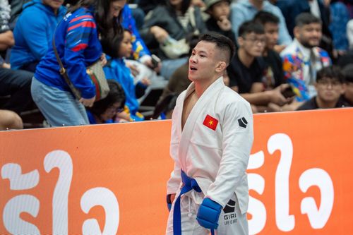 Nhà vô địch SEA Games Đào Hồng Sơn thua ngay trận đầu