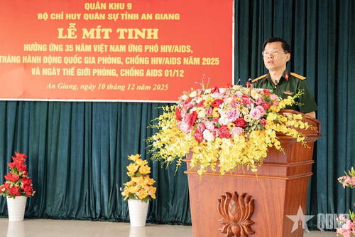 LLVT tỉnh An Giang mít tinh hưởng ứng Tháng hành động quốc gia phòng, chống HIV/AIDS trong Quân đội