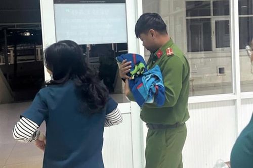 Cứu kịp thời trẻ sơ sinh bị bỏ rơi