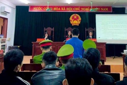 'Con nghiện' xộ khám